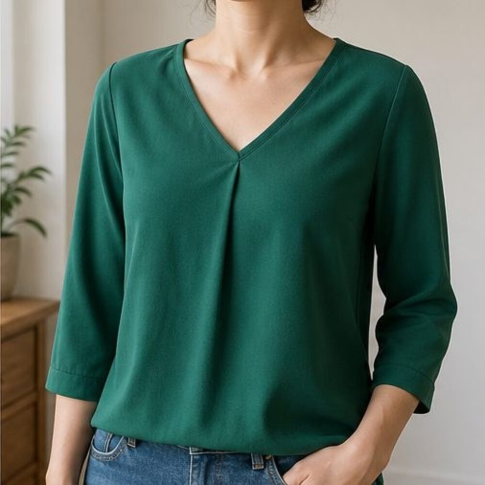 Emerald Button Blouse - Picture 2 of 6